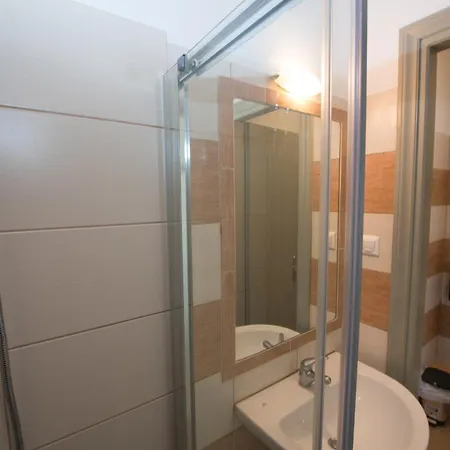 펜션 Casa Dina 2 *